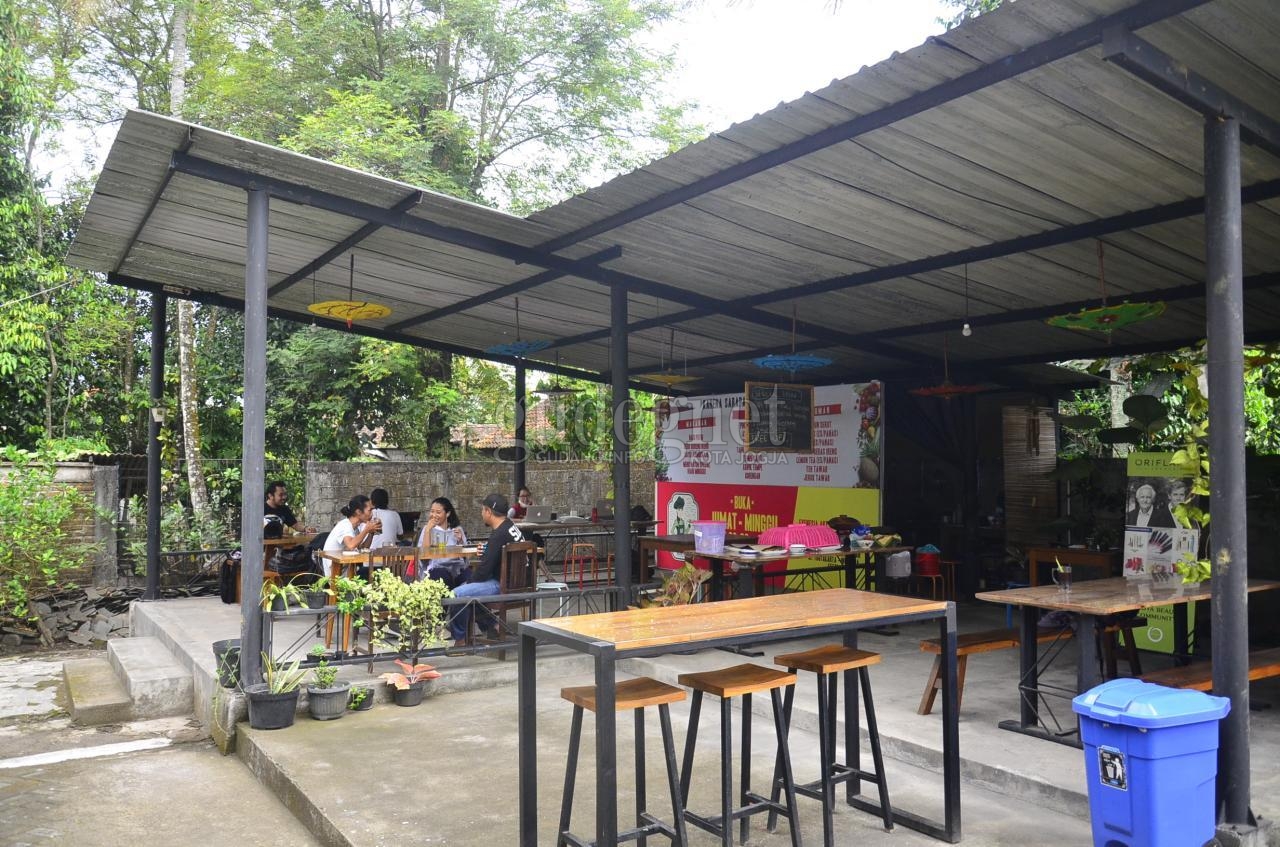 Sarapan Akhir Pekan: Pesepeda dan Sayur Lombok Ijo Sarapan Akhir Pekan: Pesepeda dan Sayur Lombok Ijo