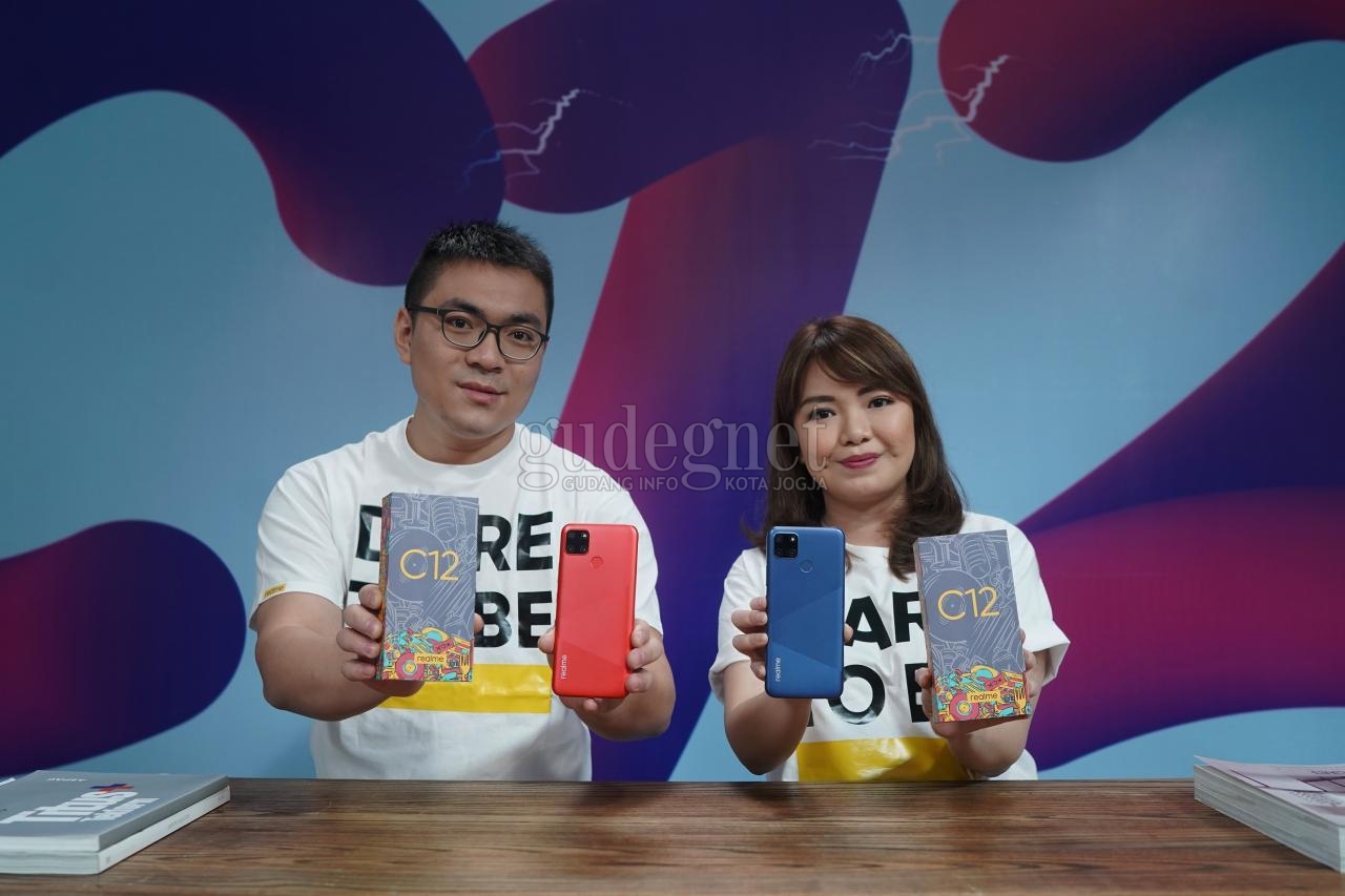 Realme C12 Resmi Meluncur, Dibekali Baterai 6000mAh dan Triple Camera Realme C12 Resmi Meluncur, Dibekali Baterai 6000mAh dan Triple Camera