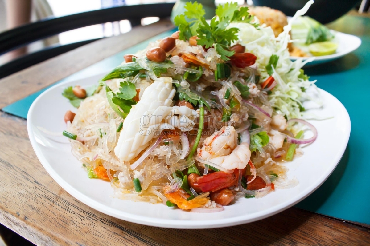 Yum Woon Sen, Salad Ala Asia Asam Pedas dan Segar Yum Woon Sen, Salad Ala Asia Asam Pedas dan Segar