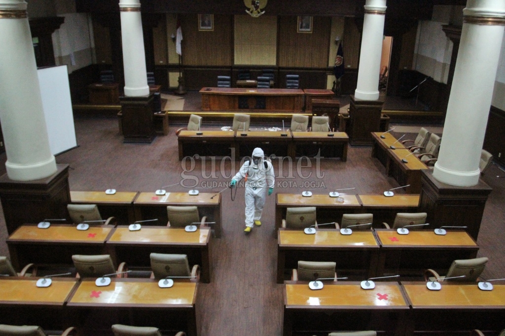 4 Anggota Positif Covid-19, Gedung DPRD DIY Lockdown dan Didisinfeksi 4 Anggota Positif Covid-19, Gedung DPRD DIY Lockdown dan Didisinfeksi