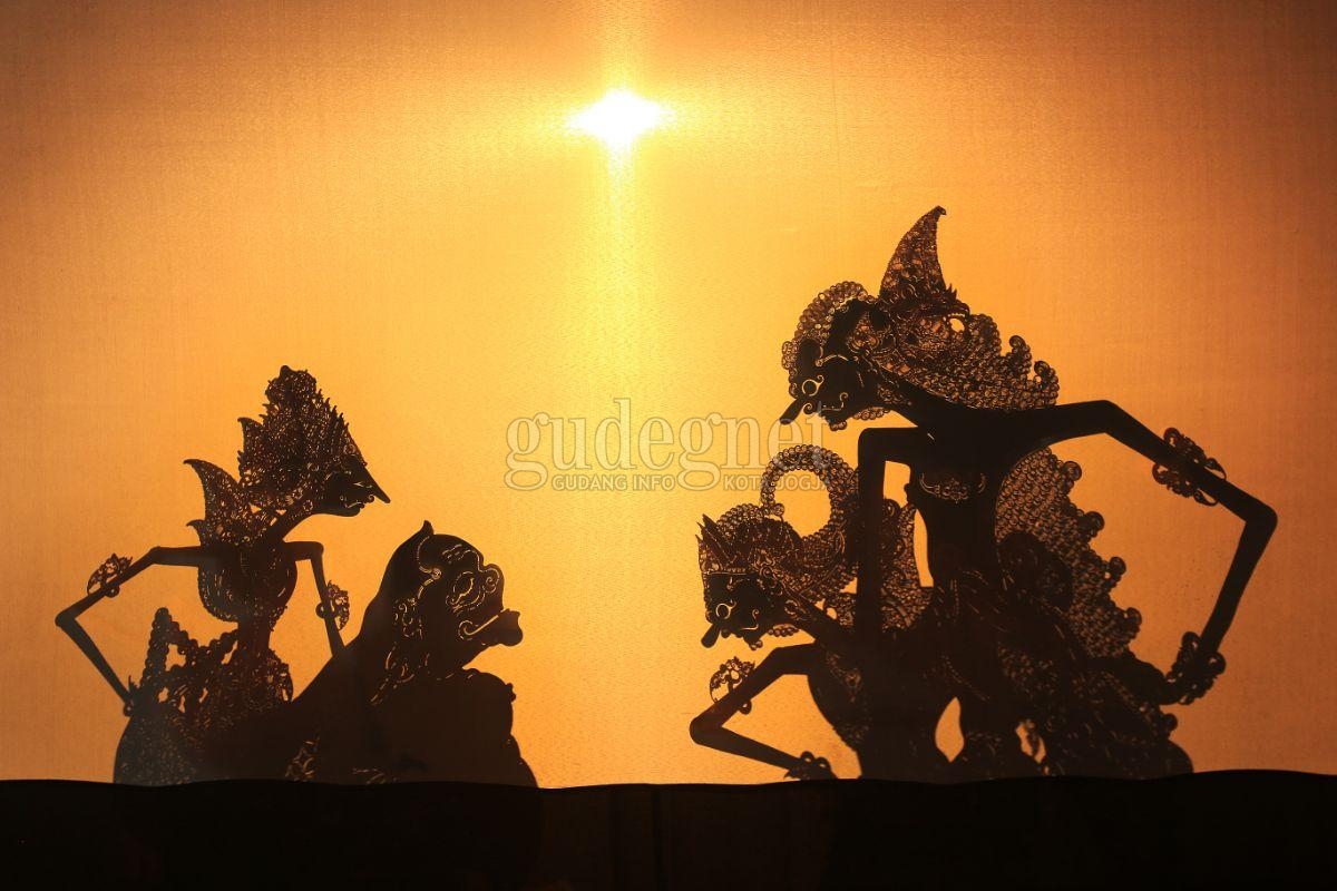 Pertunjukan Wayang Museum Sonobudoyo Hadir Kembali, Kini dengan Wayang Topeng Panji Pertunjukan Wayang Museum Sonobudoyo Hadir Kembali, Kini dengan Wayang Topeng Panji