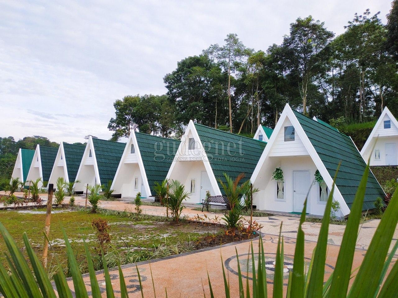 D’Kaliurang Resort, Glamping dengan Suasana Pedesaan D’Kaliurang Resort, Glamping dengan Suasana Pedesaan