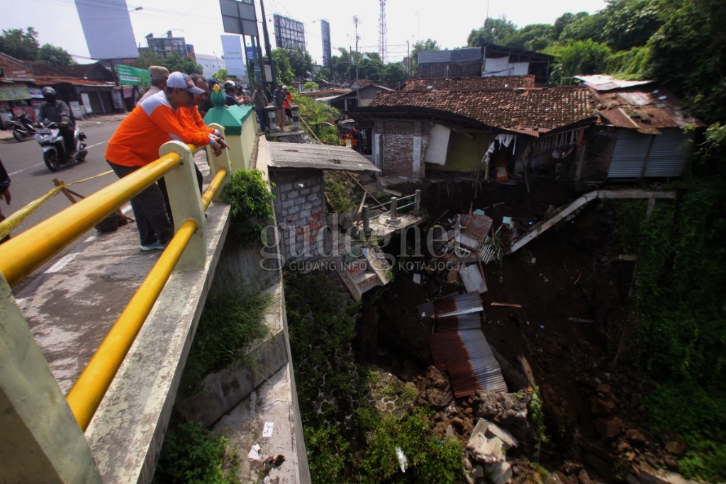 Kepala Staklim Yogyakarta: La Nina Berdampak pada Bencana Hidrometeorologi Kepala Staklim Yogyakarta: La Nina Berdampak pada Bencana Hidrometeorologi