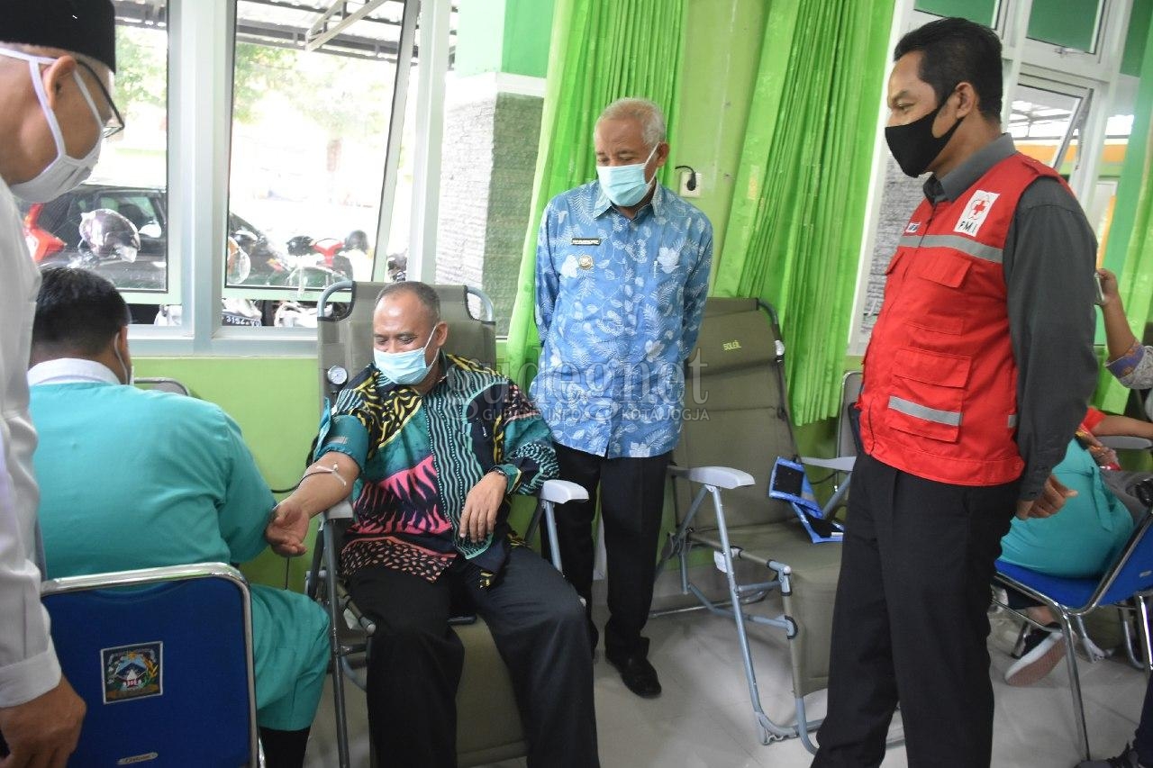 Penuhi Kebutuhan Darah, Pengurus PMI Kapanewon se-Kabupaten Sleman Berdonor Darah Penuhi Kebutuhan Darah, Pengurus PMI Kapanewon se-Kabupaten Sleman Berdonor Darah