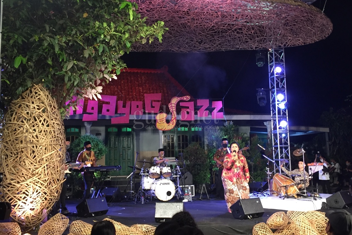 Brayat Endah Laras Suguhkan Lagu Tribute untuk Ngayogjazz Brayat Endah Laras Suguhkan Lagu Tribute untuk Ngayogjazz