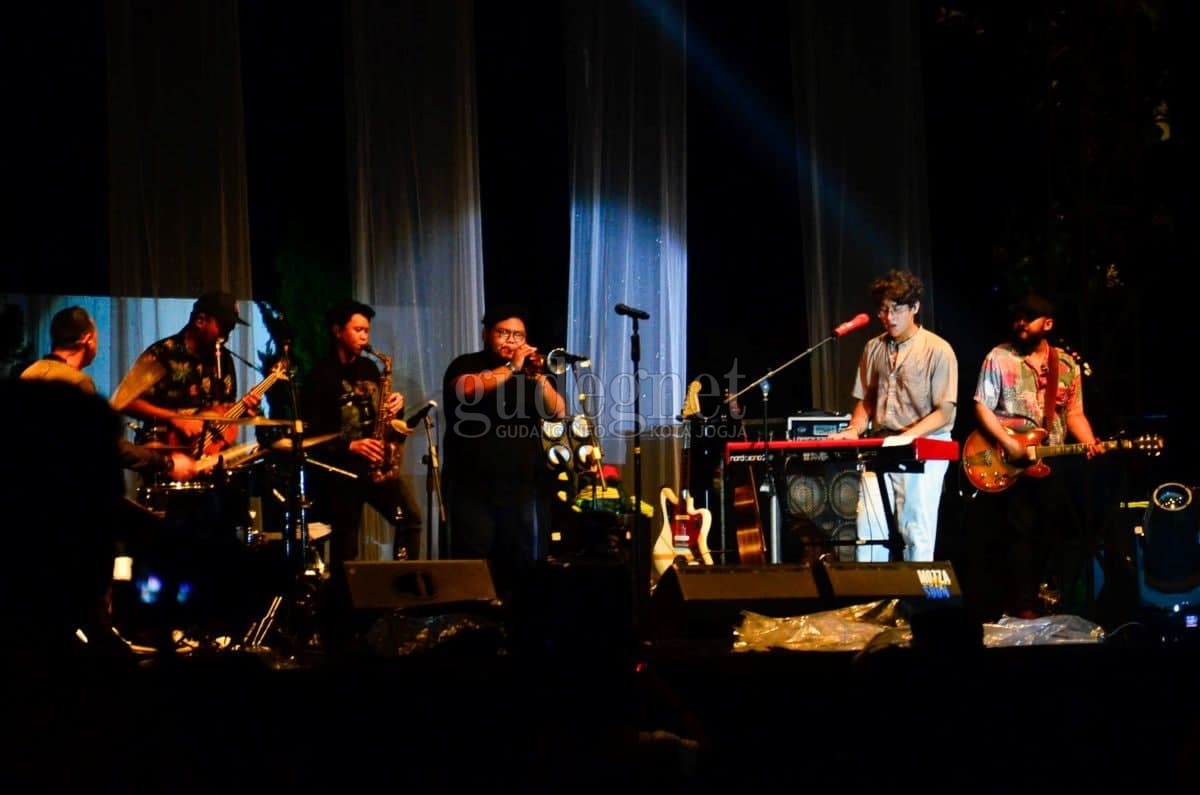 Ardhito Pramono Tutup Good Vibes Festival dengan 'Superstar' Ardhito Pramono Tutup Good Vibes Festival dengan 'Superstar'