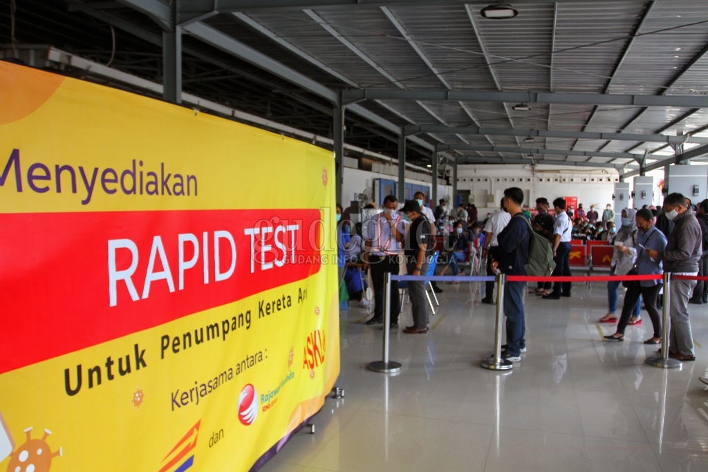 Suasana Hari Pertama Tes Rapid Antigen di Stasiun Tugu Suasana Hari Pertama Tes Rapid Antigen di Stasiun Tugu