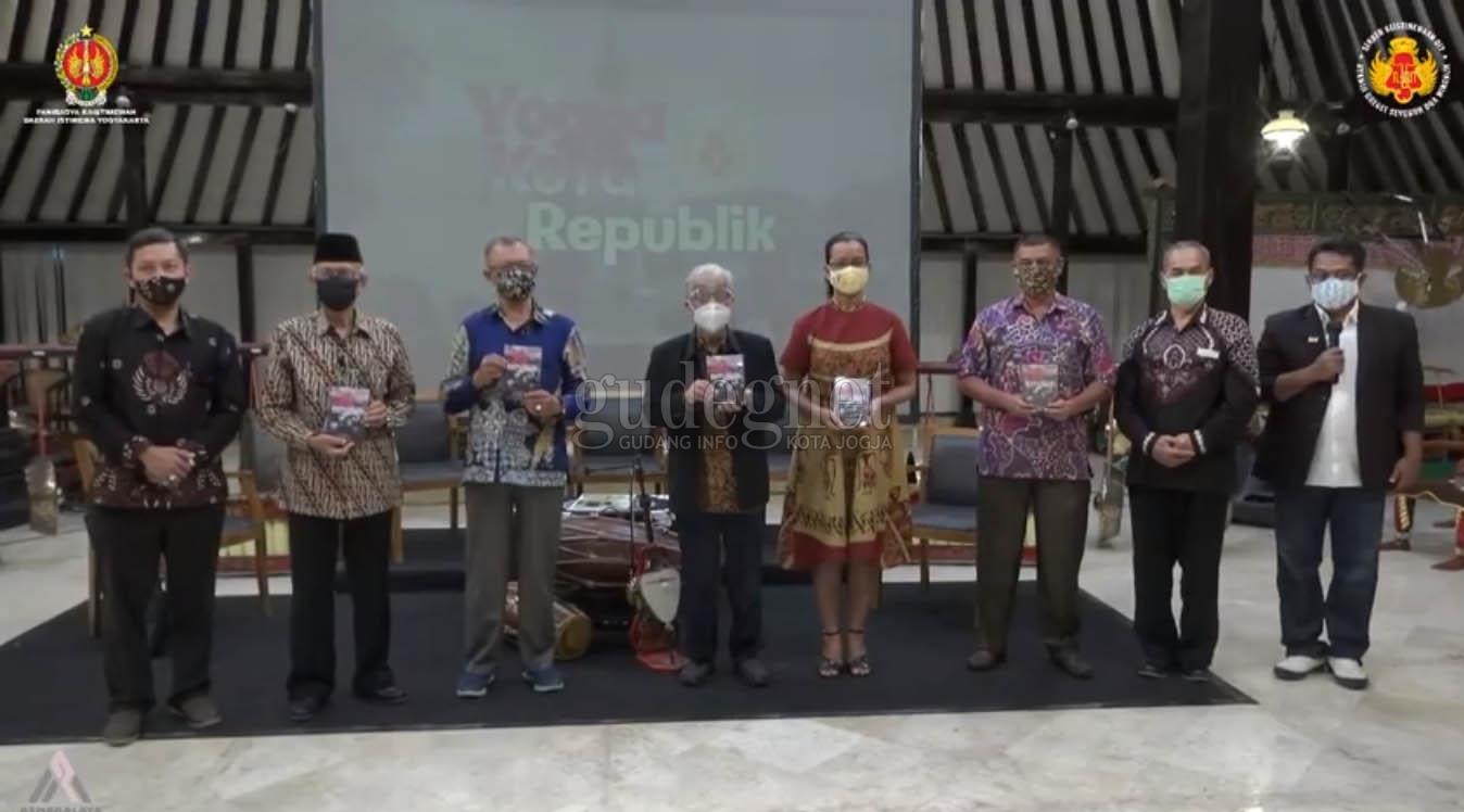 Paniradya Kaistimewaan DIY Peringati 75 Tahun Kepindahan Ibu Kota RI ke Yogyakarta Paniradya Kaistimewaan DIY Peringati 75 Tahun Kepindahan Ibu Kota RI ke Yogyakarta