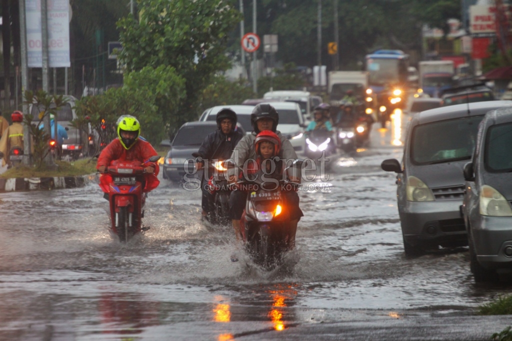 Prakiraan Cuaca DIY Senin 11 Januari 2021, Hujan Ringan dan Berawan Prakiraan Cuaca DIY Senin 11 Januari 2021, Hujan Ringan dan Berawan