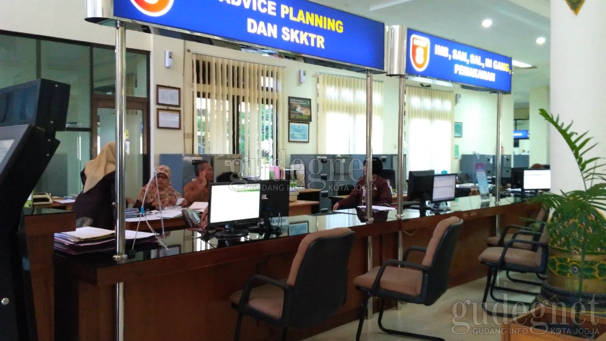 PTKM Perkantoran DIY Menjadi WFH 75% dan WFO 25% PTKM Perkantoran DIY Menjadi WFH 75% dan WFO 25%