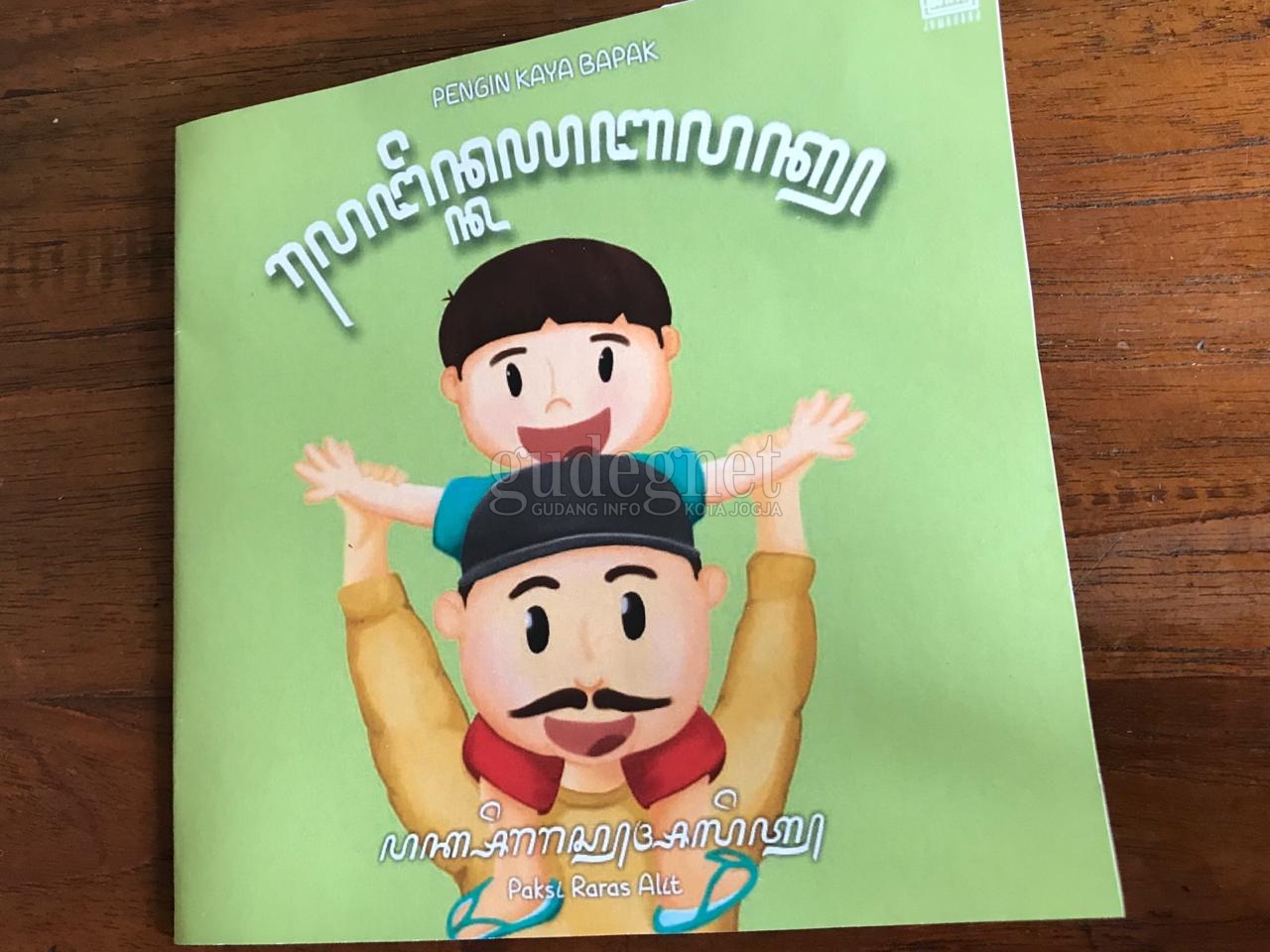 Paksi Raras Alit Luncurkan Komik Aksara Jawa Paksi Raras Alit Luncurkan Komik Aksara Jawa