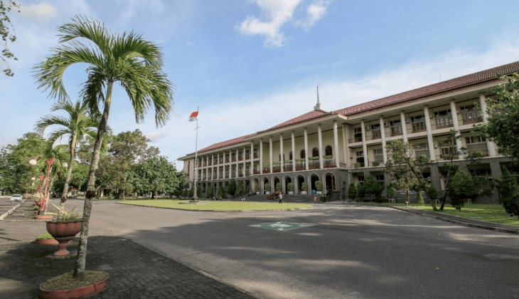 Lebih dari 10.000 Mahasiswa UGM Terima Keringanan UKT Lebih dari 10.000 Mahasiswa UGM Terima Keringanan UKT