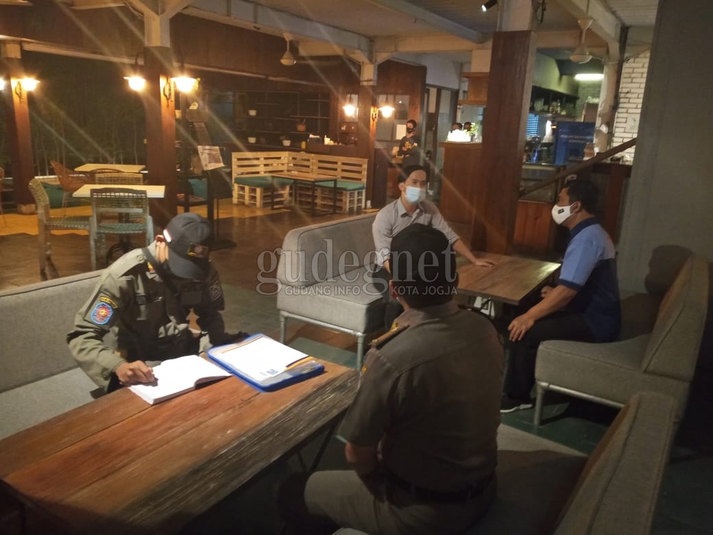 PTKM, Puluhan Tempat Usaha di Sleman Langgar Jam Operasional PTKM, Puluhan Tempat Usaha di Sleman Langgar Jam Operasional