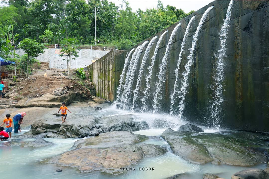 Embung Bogor, Destinasi Swafoto dan 'Main Air' Embung Bogor, Destinasi Swafoto dan 'Main Air'
