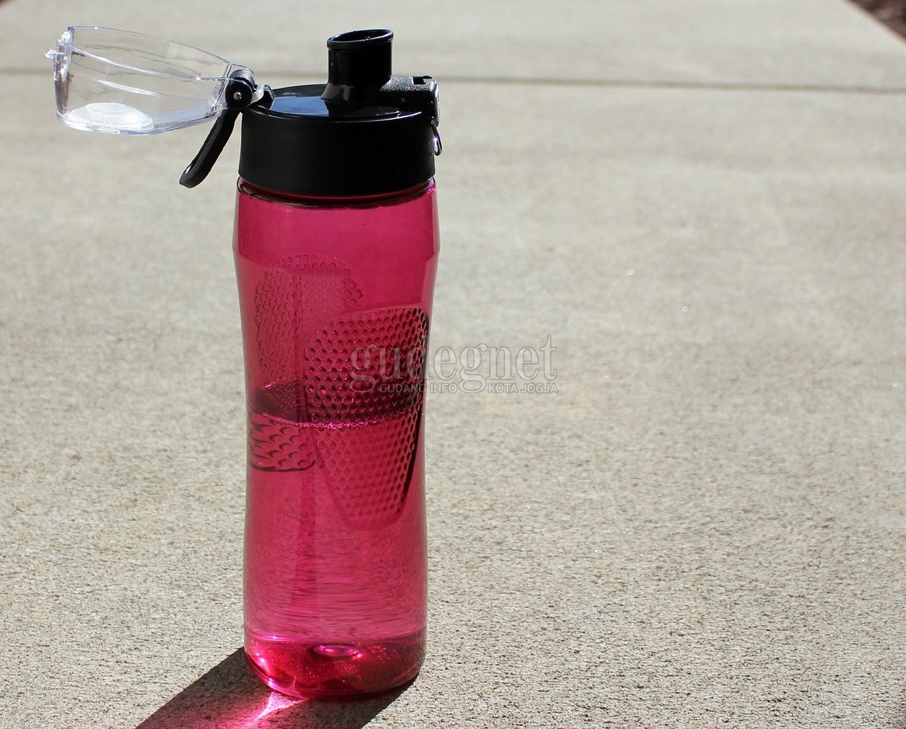 Tips Membersihkan Botol Air Minum Tips Membersihkan Botol Air Minum