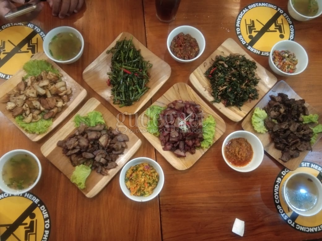 Menikmati Sajian Khas Kupang di Se’i Sapi Koro Menikmati Sajian Khas Kupang di Se’i Sapi Koro