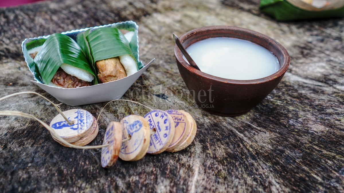 Jajan Pagi di Pasar Tradisi Majapahit Tanpa Rupiah Jajan Pagi di Pasar Tradisi Majapahit Tanpa Rupiah