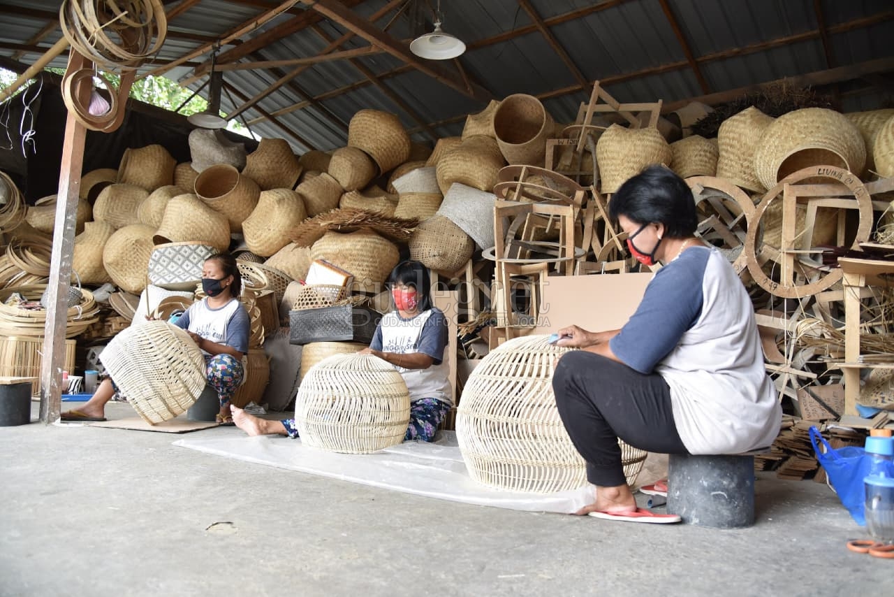 Pemkab Sleman Siap Bantu Sentra Industri Anyaman Bambu Bangkit di Masa Pandemi Pemkab Sleman Siap Bantu Sentra Industri Anyaman Bambu Bangkit di Masa Pandemi
