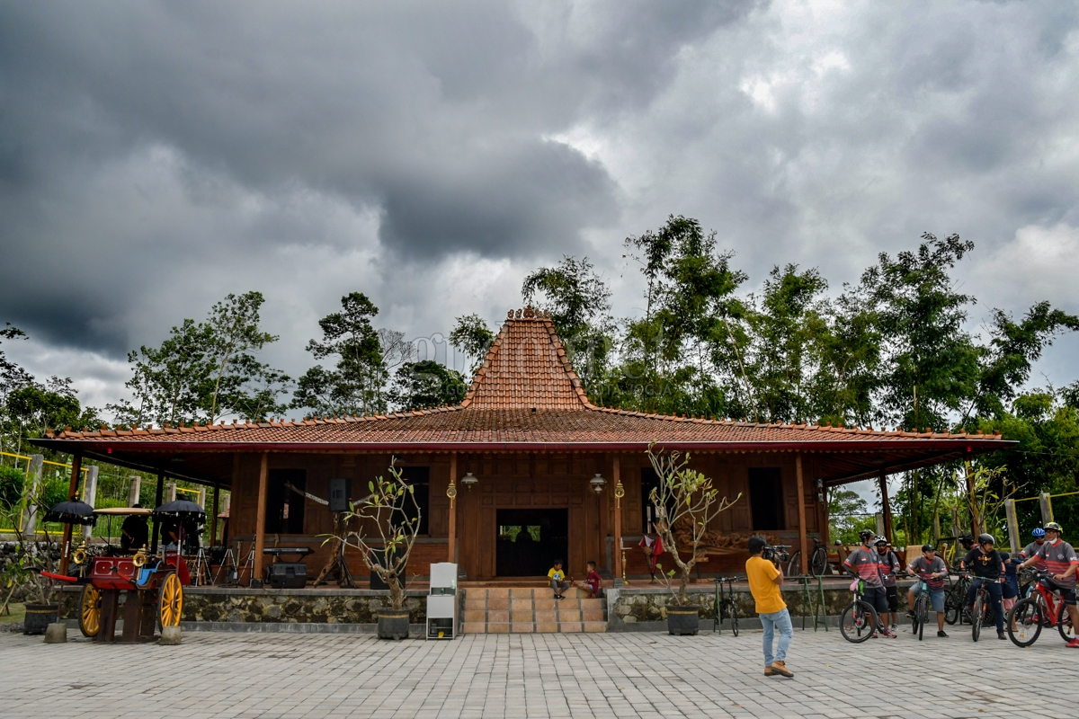 Warung Cangkruk Cangkringan, Destinasi Kuliner Pintar Warung Cangkruk Cangkringan, Destinasi Kuliner Pintar