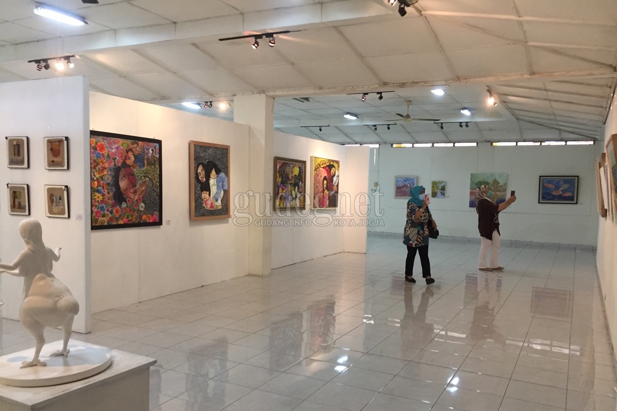 Lebih dari 100 Wanita Perupa Gelar Pameran &lsquo;Bertumbuh&rsquo;