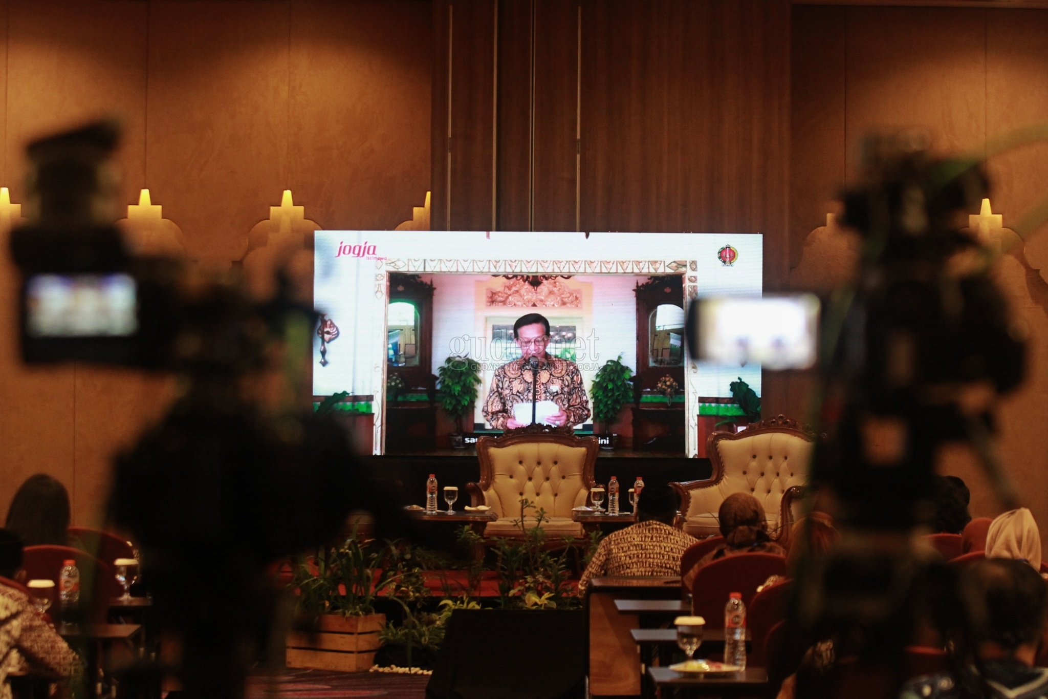 Sultan Dorong Penggunaan Bahasa Daerah Sultan Dorong Penggunaan Bahasa Daerah
