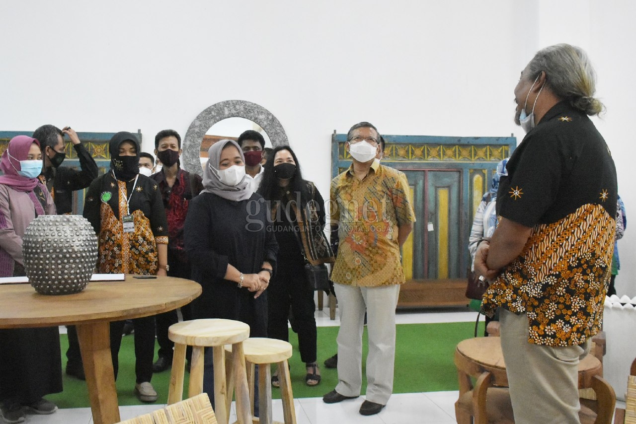 Jogja Recovery Market 2021: Kembalikan Gairah Pasar Mebel di Masa Pandemi Jogja Recovery Market 2021: Kembalikan Gairah Pasar Mebel di Masa Pandemi
