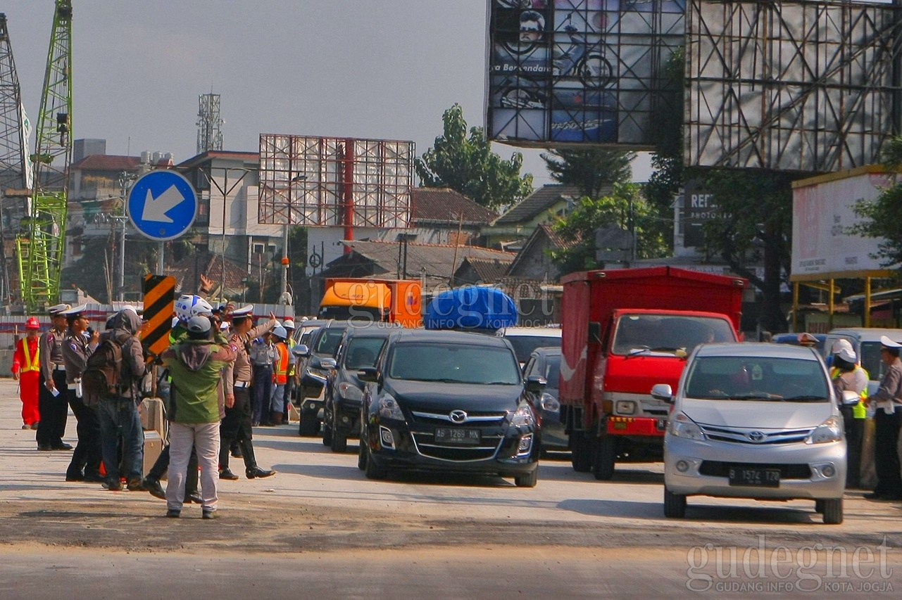 Antisipasi Lonjakan Pemudik, Pemda Akan Cek Surat Bebas Covid-19 di Perbatasan Antisipasi Lonjakan Pemudik, Pemda Akan Cek Surat Bebas Covid-19 di Perbatasan