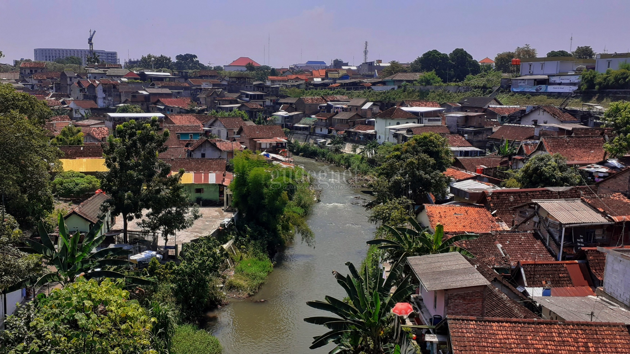 Penataan Bantaran Sungai, Mulai Dari Konsep Riverside Pedestrian Hingga Hunian Yang Layak Penataan Bantaran Sungai, Mulai Dari Konsep Riverside Pedestrian Hingga Hunian Yang Layak