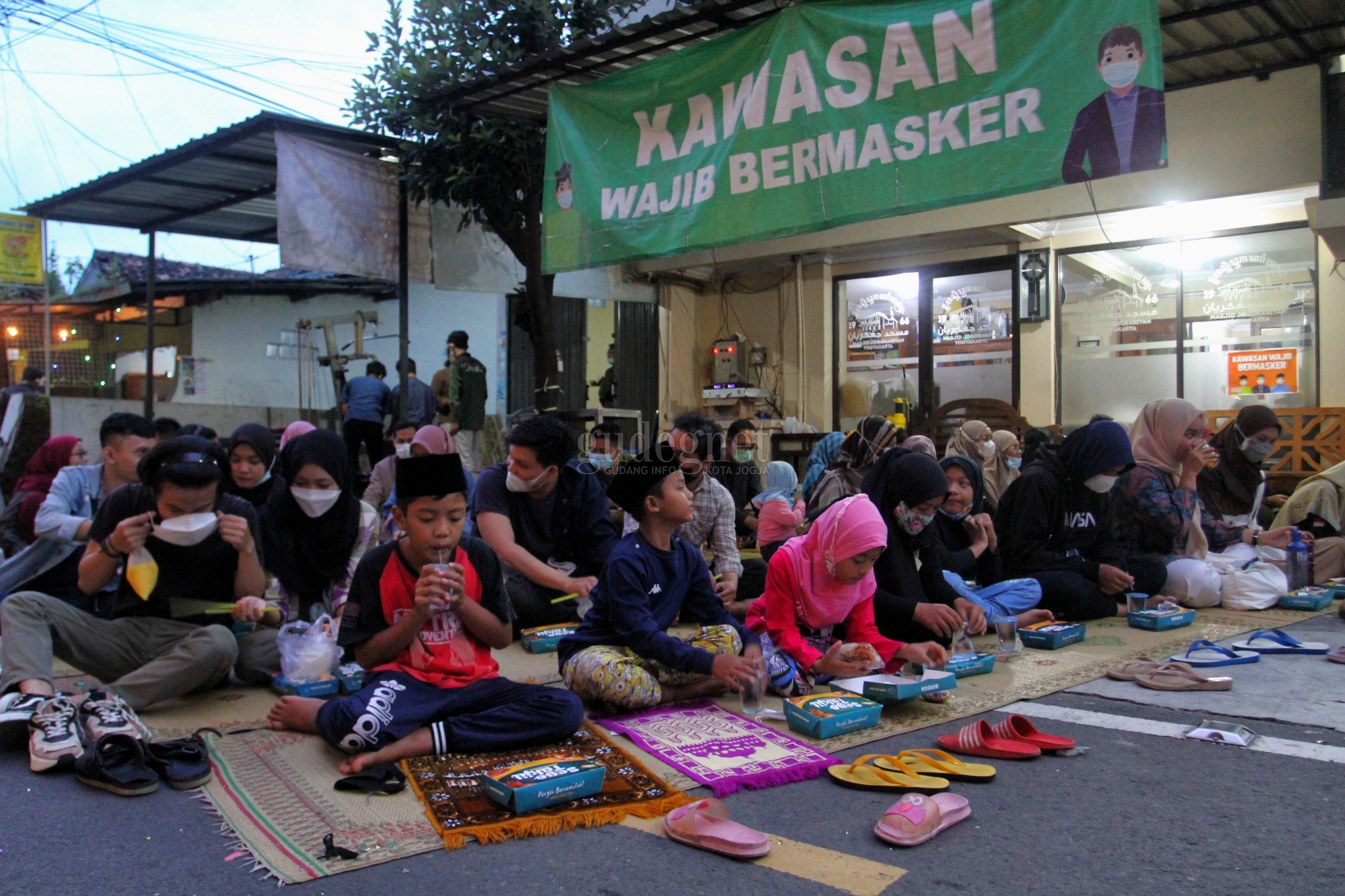 Bukber di Tengah Pandemi Boleh, Ini Syaratnya Bukber di Tengah Pandemi Boleh, Ini Syaratnya