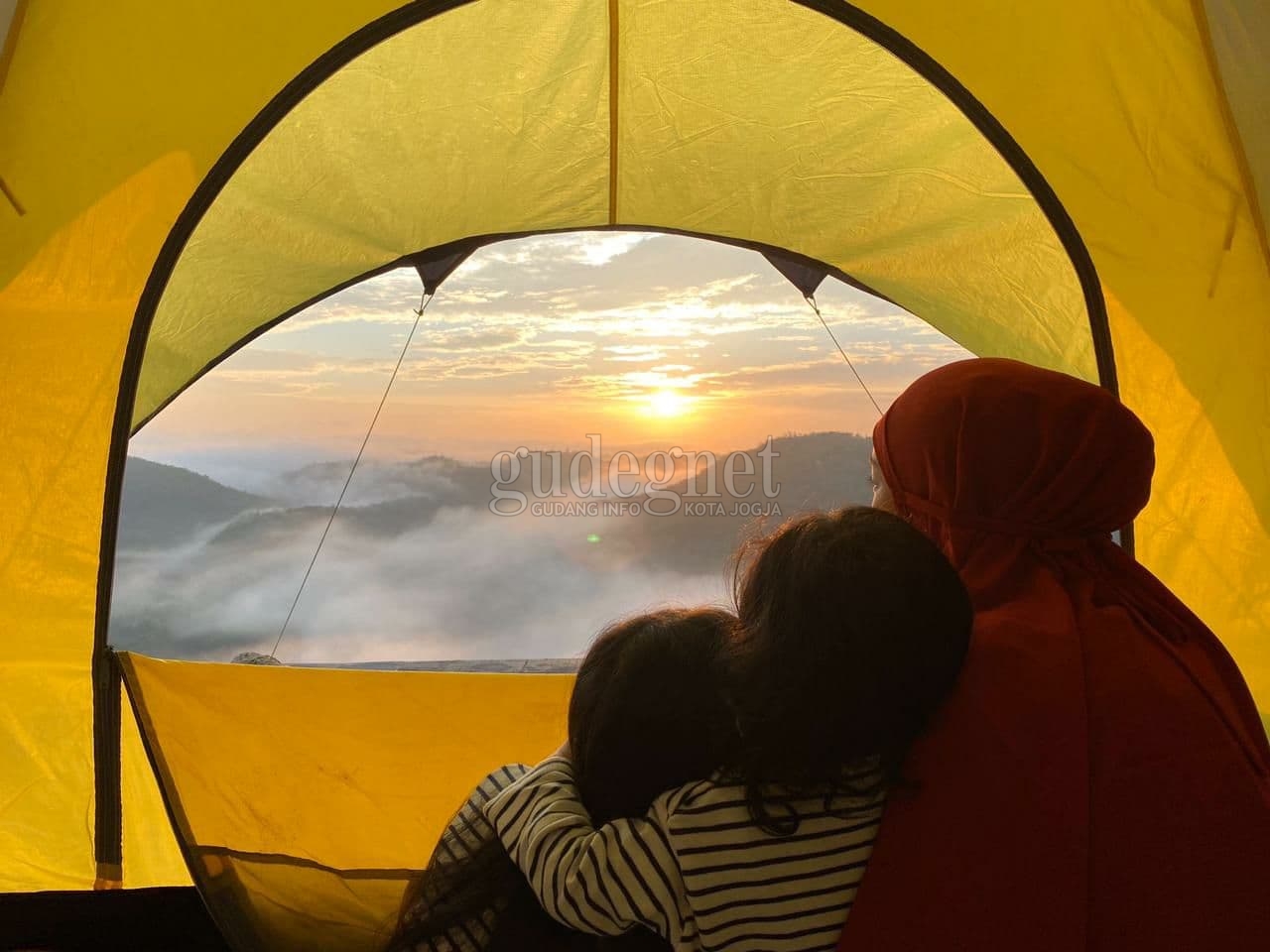 Kemah dengan Campervan, Nyaman Bak Hotel di Alam Terbuka Kemah dengan Campervan, Nyaman Bak Hotel di Alam Terbuka