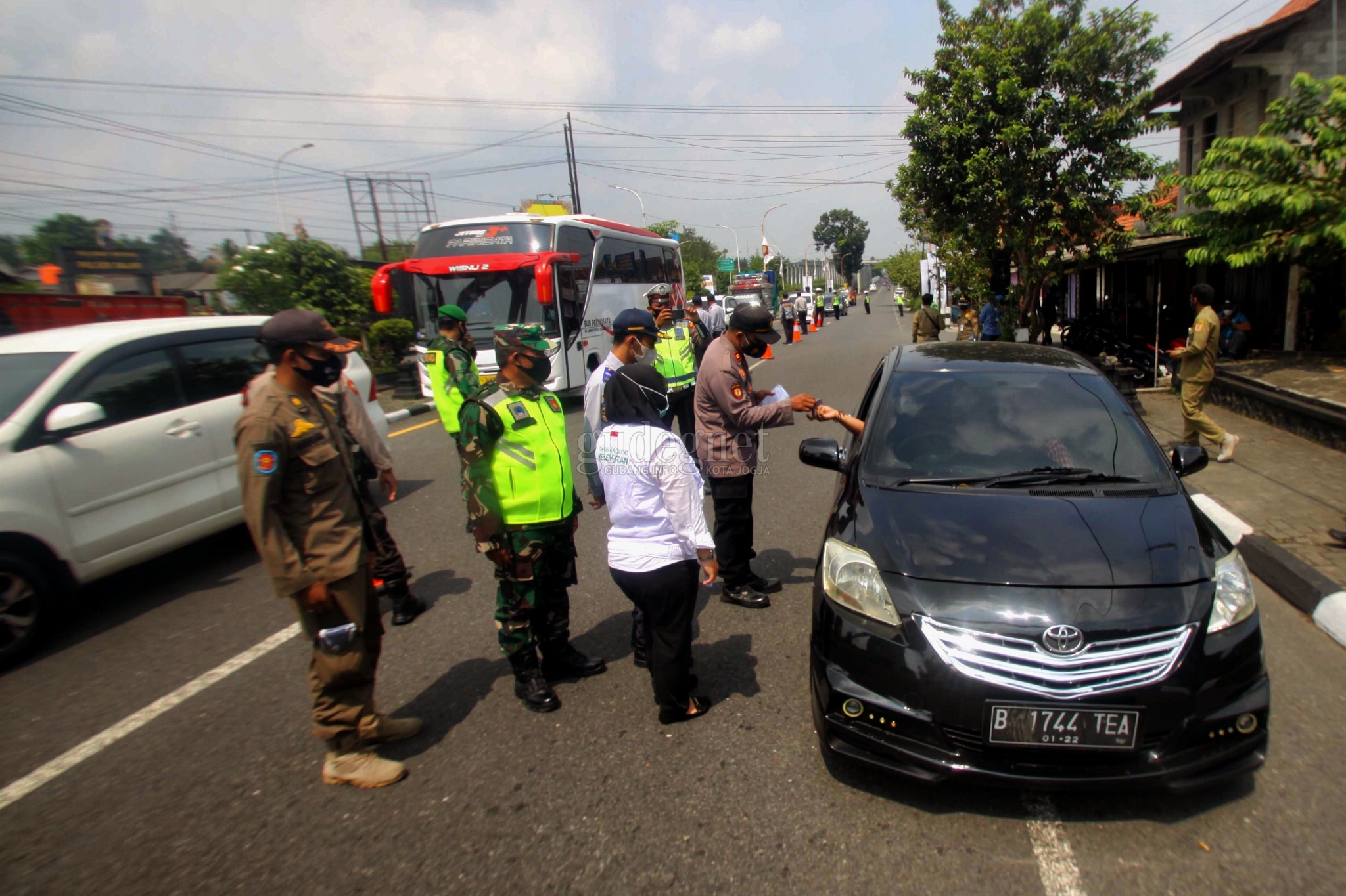 Penyekatan Pemudik Dimulai, Plat Luar AB Dicek Penyekatan Pemudik Dimulai, Plat Luar AB Dicek