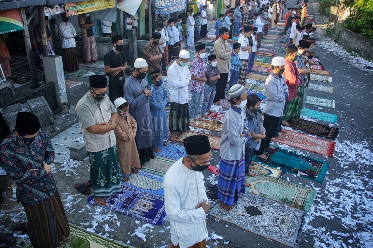 Salat Id Berjamaah Di Masjid dan Lapangan Boleh, Ini Syaratnya Salat Id Berjamaah Di Masjid dan Lapangan Boleh, Ini Syaratnya