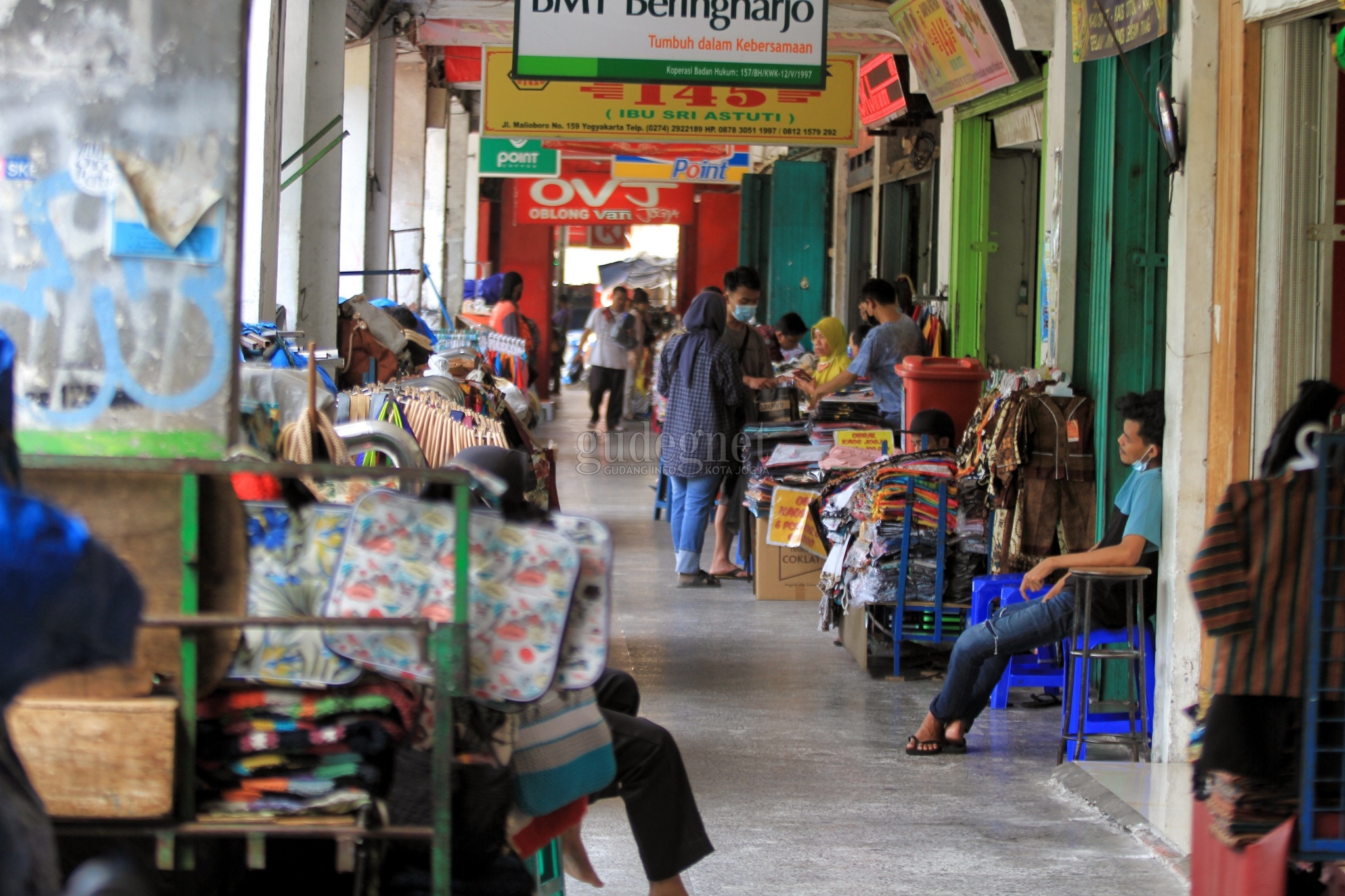 PKL Malioboro: Libur Lebaran Sepi Pengunjung PKL Malioboro: Libur Lebaran Sepi Pengunjung