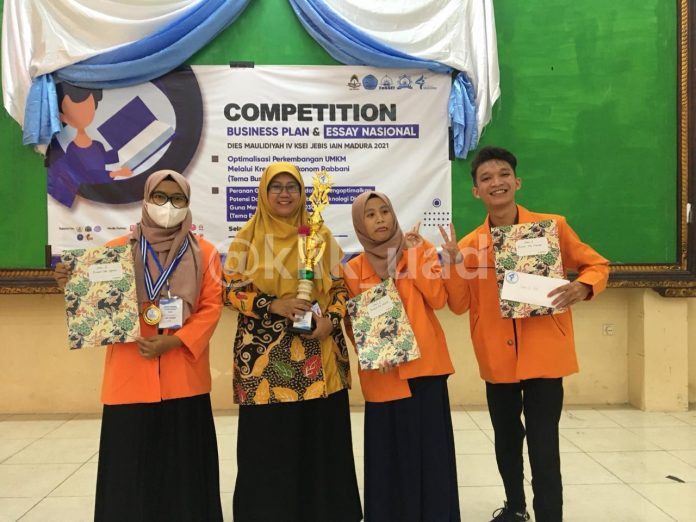 Tarik Wisatawan, Mahasiswa UAD Kreasikan Oleh-oleh Berbahan Bunga Telang Tarik Wisatawan, Mahasiswa UAD Kreasikan Oleh-oleh Berbahan Bunga Telang