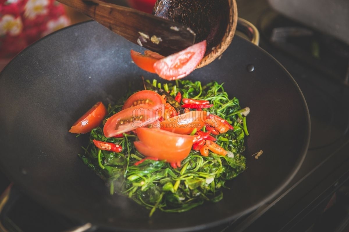 6 Cara Memasak Sayur Agar Nutrisi Tetap Maksimal 6 Cara Memasak Sayur Agar Nutrisi Tetap Maksimal