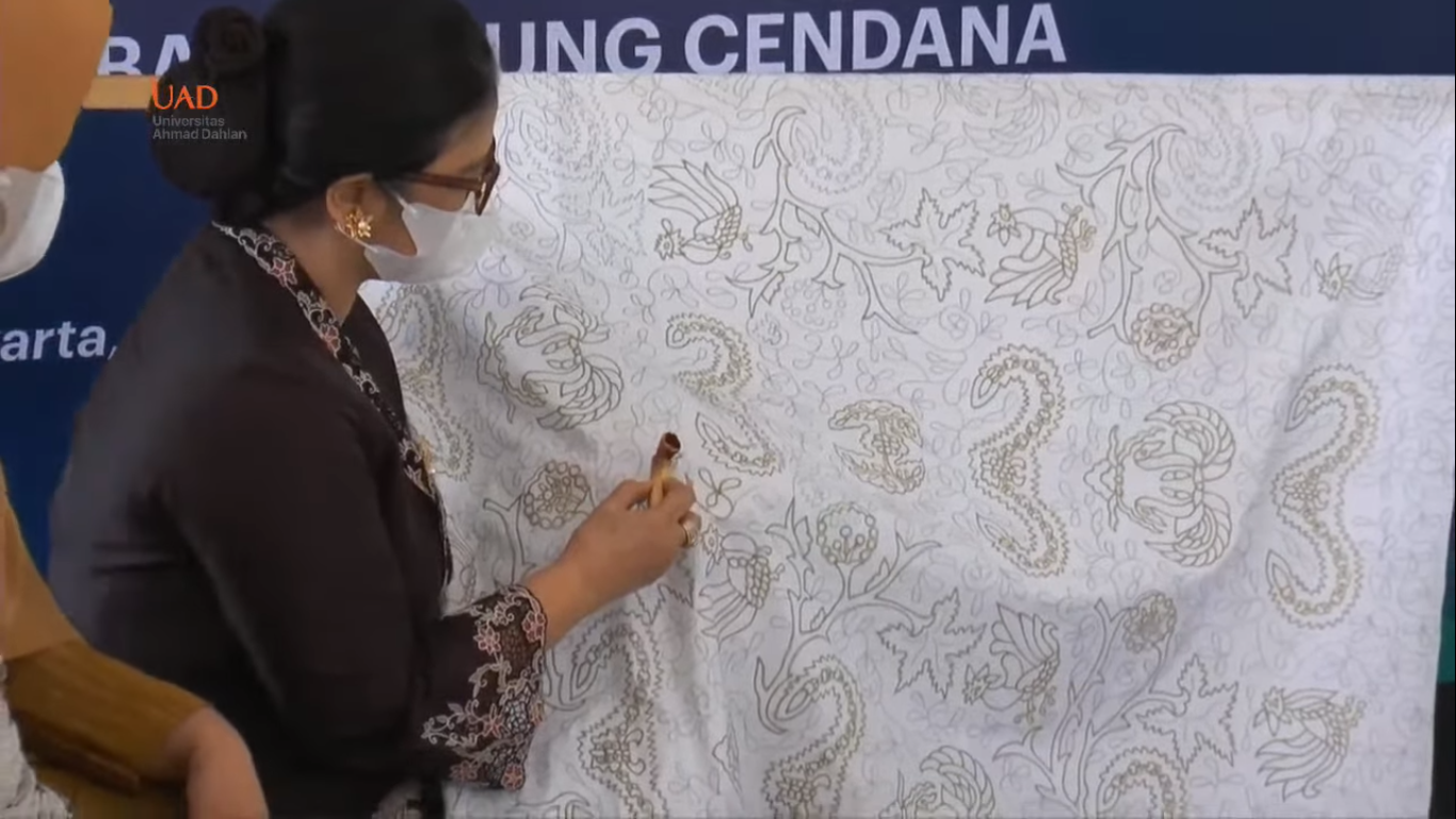 UAD Gelar Pelatihan Membatik, Angkat Batik Tulis Yogyakarta UAD Gelar Pelatihan Membatik, Angkat Batik Tulis Yogyakarta