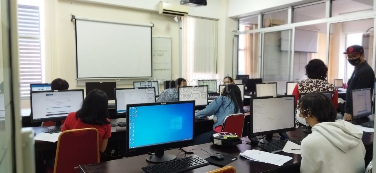 Mahasiswa Informatika UKDW Ikuti Ujian Sertifikasi Microsoft Technology Associate Mahasiswa Informatika UKDW Ikuti Ujian Sertifikasi Microsoft Technology Associate