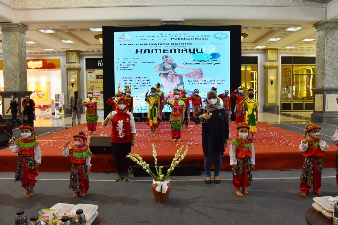 Komunitas Banyu Bening Adakan Pentas untuk Peringati Hari Lingkungan Hidup Sedunia Komunitas Banyu Bening Adakan Pentas untuk Peringati Hari Lingkungan Hidup Sedunia