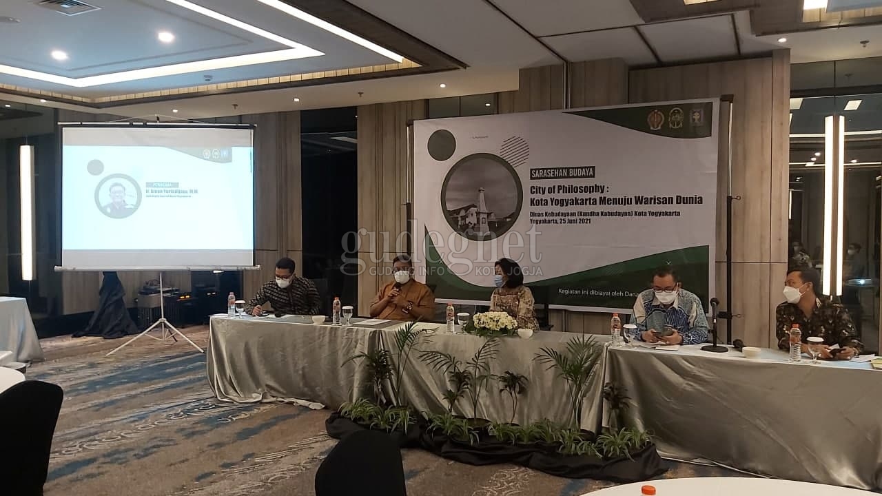 Sarasehan City of Philosophy: Melestarikan Warisan Tak Berarti Menghentikan Pembangunan Kota Sarasehan City of Philosophy: Melestarikan Warisan Tak Berarti Menghentikan Pembangunan Kota