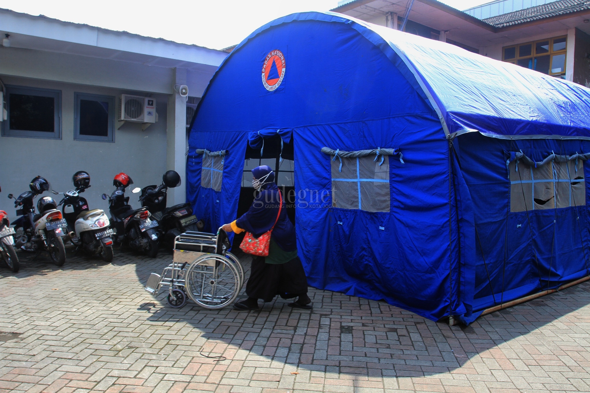 Pemda Siapkan RS Sementara untuk Pasien Covid-19 Pemda Siapkan RS Sementara untuk Pasien Covid-19