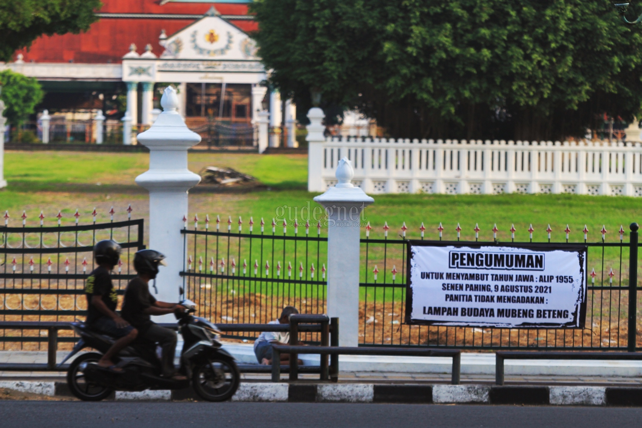 Tradisi Mubeng Beteng Keraton Yogyakarta Ditiadakan Tradisi Mubeng Beteng Keraton Yogyakarta Ditiadakan