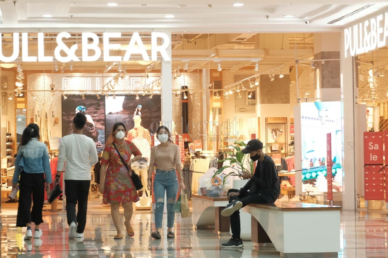 Plaza Ambarrukmo Kembali Operasional, Sambut Gerai Baru Sociolla, Garmin, dan Boardriders Plaza Ambarrukmo Kembali Operasional, Sambut Gerai Baru Sociolla, Garmin, dan Boardriders