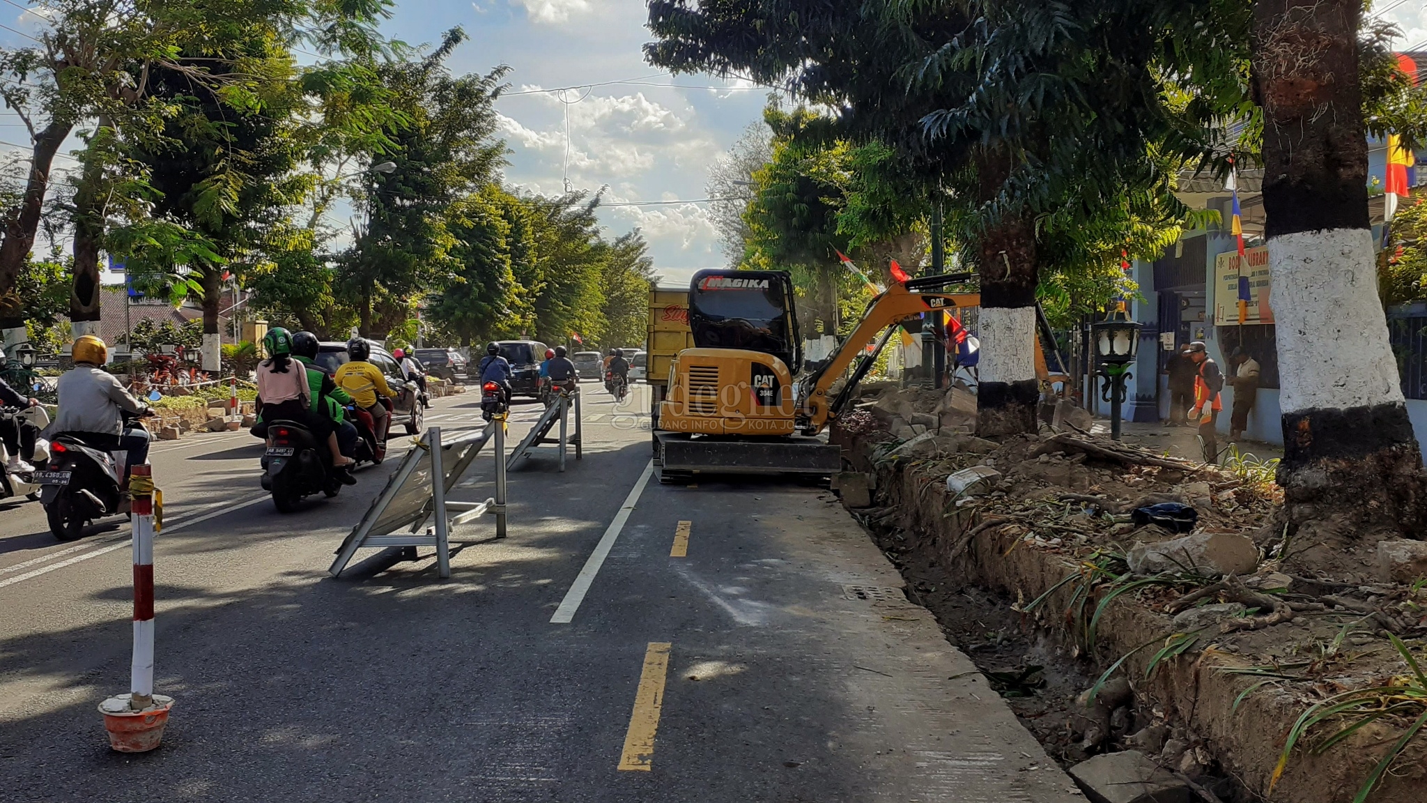 Revitalisasi Jalur Pedestrian Segmen Gramedia-Galeria Mulai Dikerjakan Revitalisasi Jalur Pedestrian Segmen Gramedia-Galeria Mulai Dikerjakan