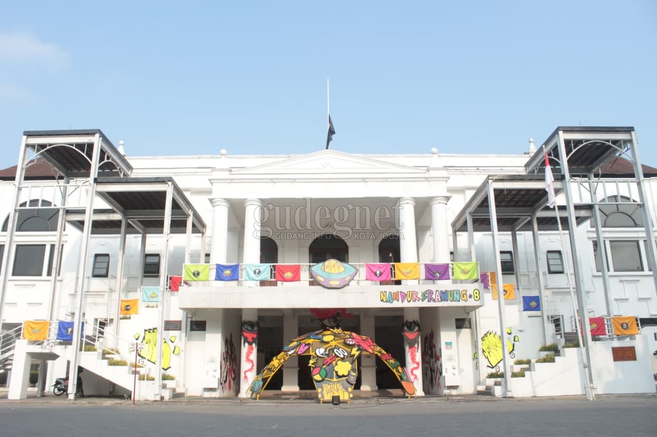 Nandur Srawung #8 ''Ecosystem: Pranåtåmångså'': Menilik Hubungan Manusia dengan Semesta Nandur Srawung #8 ''Ecosystem: Pranåtåmångså'': Menilik Hubungan Manusia dengan Semesta