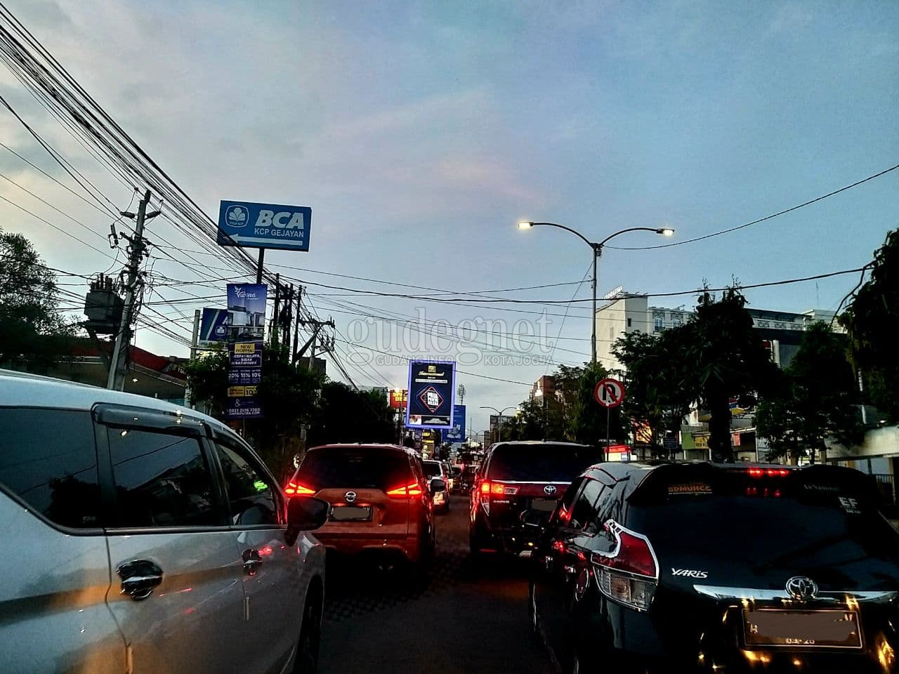 Jokowi Soroti Tingginya Mobilitas Warga Sleman Jokowi Soroti Tingginya Mobilitas Warga Sleman