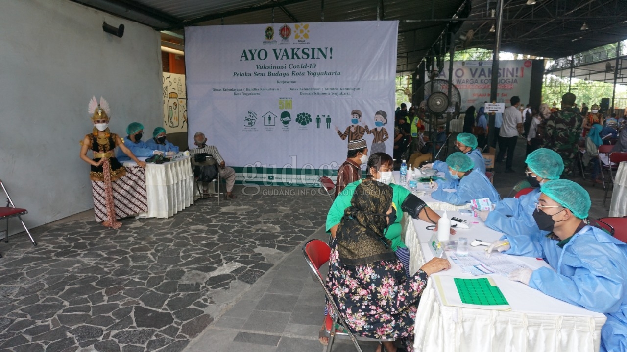 Disbud Gelar Vaksinasi Pelaku Seni Budaya Kota Yogyakarta Disbud Gelar Vaksinasi Pelaku Seni Budaya Kota Yogyakarta