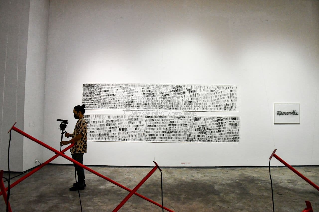 Pameran Tunggal Tere: Saat Doa Memiliki Rupa Pameran Tunggal Tere: Saat Doa Memiliki Rupa