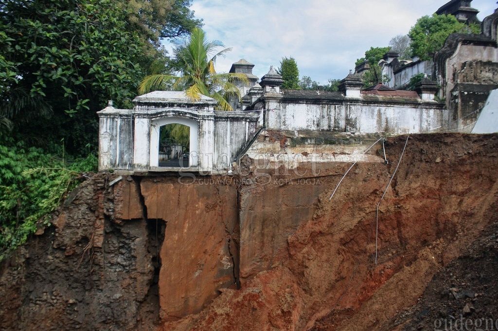 Waspadai Tanah Longsor di Wilayah Ini pada Musim Hujan Waspadai Tanah Longsor di Wilayah Ini pada Musim Hujan