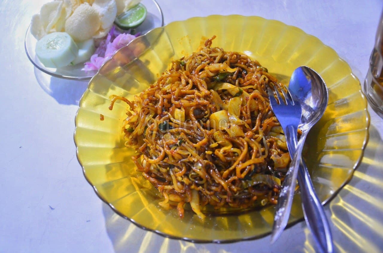 Sajian Kaya Rempah di Mie Aceh Bang Lah Kupi Sajian Kaya Rempah di Mie Aceh Bang Lah Kupi