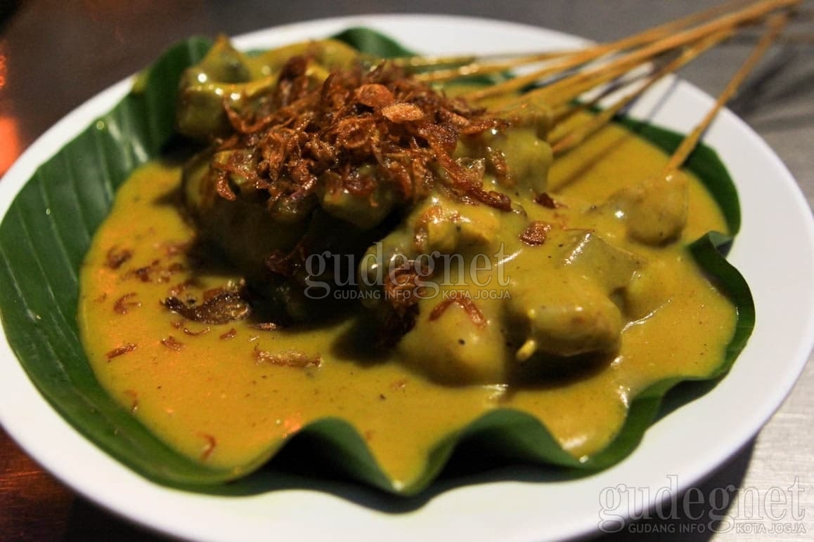 Sate Padang Mamak Sahril, Menggoyang Lidah Sejak 1987 Sate Padang Mamak Sahril, Menggoyang Lidah Sejak 1987